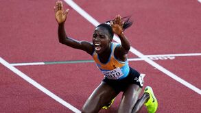 Campeã mundial dos 3.000 metros obstáculos suspensa por doping