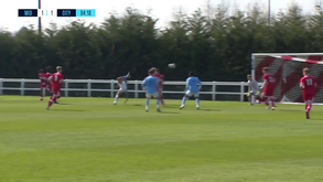 Remate de escorpião nos descontos para decidir um jogo? Craque dos sub-18 do Man. City mostra como se faz