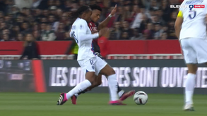 Renato Sanches esteve apenas 10 minutos em campo: o momento da lesão no jogo com o Nice