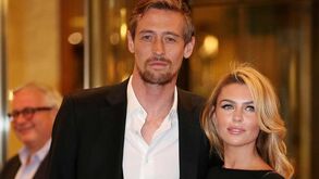 «Uma girafa vista de costas é parecida contigo nu»: a conversa entre Crouch e a mulher que já é viral