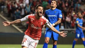 De primeira e sem deixar cair: golaço de Pizzi recoloca o Sp. Braga na frente diante do Estoril