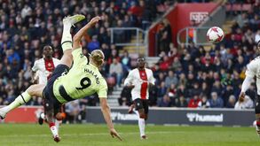 Haaland chega aos 30 golos na Premier League: norueguês já marcou mais do que o Chelsea...