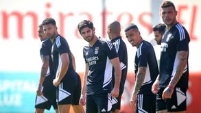 Grimaldo realiza trabalho de ginásio na véspera do Benfica-Inter