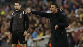 Xavi e a 'preocupação' de ganhar a liga espanhola: «Temos de ver o copo meio cheio»