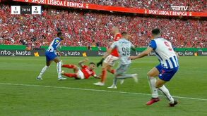 Apito Record especial clássico: muitos penáltis em análise e apenas um lance que gerou discórdia