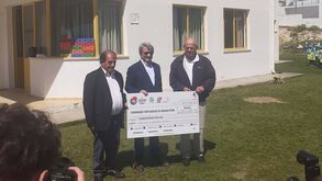 FPB e Câmara Municipal de Albufeira doam 3014 euros à Fundação António Silva Leal