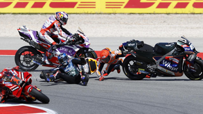 Penalização a Marc Márquez após choque com Miguel Oliveira fica suspensa até decisão final