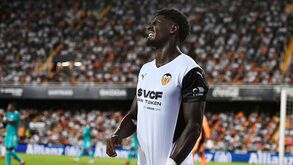 Thierry Correia 'obrigado' a explicar viagem para Portugal