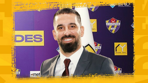 Arda Turan inicia carreira de treinador em clube da segunda divisão turca