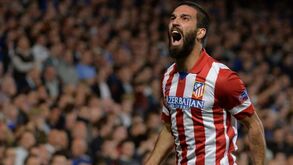 Arda Turan virou 'mister': O jogador mais irreverente da Turquia muda-se para o banco
