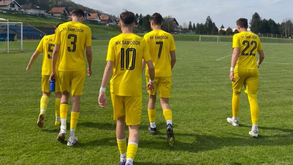 Tragédia na Croácia: jovem de 15 anos morre subitamente durante partida de futebol