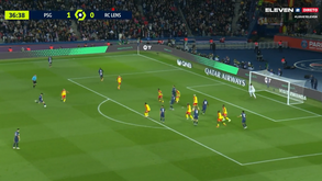Vitinha estreia-se a marcar pelo PSG com um 'tiro' do meio da rua: assistência foi de Nuno Mendes