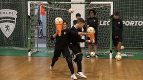 Leões de Porto Salvo reina na formação de futsal: visita à casa do 'clube de bairro'