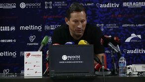 Schmidt e os assobios dos adeptos: «Os jogadores merecem um pouco mais de reconhecimento»