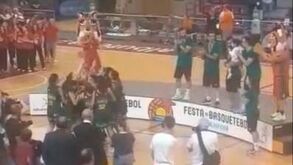 Festa do Basquetebol: a entrega do troféu às Sub-14 femininas do Porto