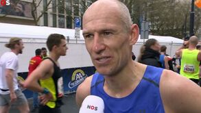 Foi assim que Robben acabou a Maratona de Roterdão