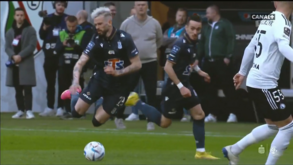 Afonso Sousa bisou e provocou um dos 'bloopers' da semana