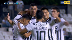 Com o esquerdo não deu e teve de 'armar' o remate com o direito: Oscar Cardozo faz o 8º golo em 12 jogos