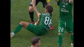 A arrepiante lesão do ex-FC Porto Francisco Ramos na Polónia