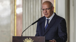 Santos Silva pede parecer à 1ª comissão sobre se FPF é obrigada a responder à Assembleia da República