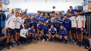 Desculpas aceites: apanha-bolas que levou bolada no FC Porto-Santa Clara foi ao Olival e recebeu presente de Otávio