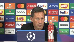 Schmidt irritado: «Podem acabar com o VAR. Não faz sentido no futebol»