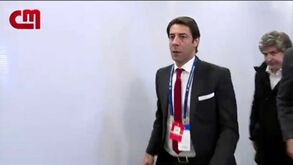 Rui Costa foi questionado sobre o lance de penálti envolvendo Aursnes e o gesto com a cabeça disse tudo