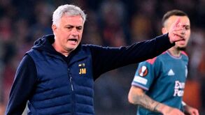As ‘meias’ da Liga Europa: Mourinho em busca do 6º troféu e outra vez o Sevilha