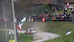 Elfyn Evans assume o comando na Croácia após acidente de Neuville