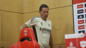 Schmidt defende o fim do VAR: «Devia devolver-se a responsabilidade aos árbitros»