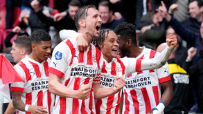 PSV impõe-se frente ao Ajax