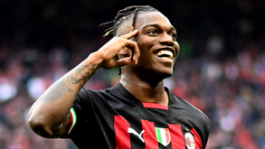 Balotelli sobre Rafael Leão: «Com a cabeça no sítio, pode chegar ao nível de Haaland e Mbappé»