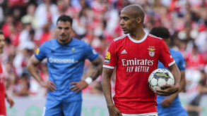 João Mário não larga penáltis