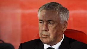 Ancelotti pede desculpa aos adeptos do Real Madrid: «Entendo que estejam magoados»