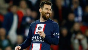Apelar ao coração e equilibrar contas: Barcelona quer transformar La Masia no museu de Messi