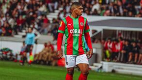 Marítimo rescinde contrato com Percy Liza