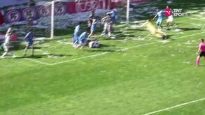 Guarda-redes sobe à área e marca golo salvador aos 90'+8