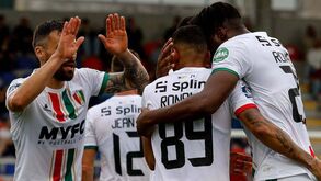 Oliveirense-Estrela da Amadora, 1-2: tricolores vencem com cambalhota e reforçam 2.º lugar