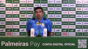 Abel Ferreira e o protesto do adjunto: «Vou pedir umas algemas para pôr as mãos atrás das costas...»