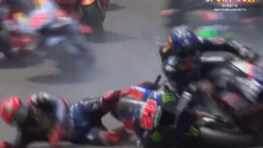 O acidente de Miguel Oliveira no GP de Espanha: cambalhota só acabou no 'airfence'