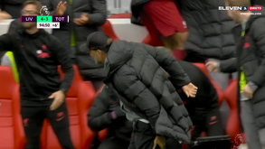 Jürgen Klopp tanto correu que até se lesionou nos festejos do golo de Diogo Jota