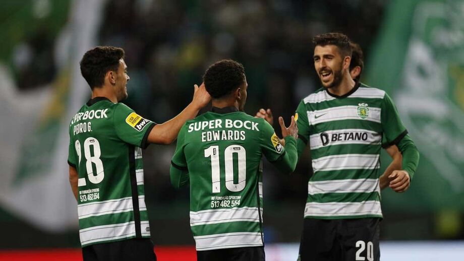 Sporting vence confortavelmente o Santa Clara e mantém acesa a luta pelos lugares de Champions