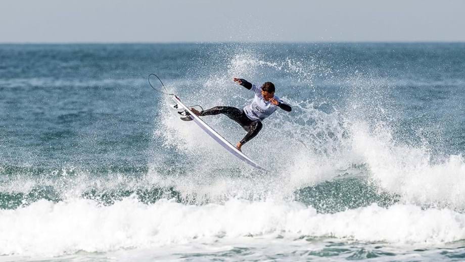 Portugueses destacam-se no arranque do Caparica Surf Fest
