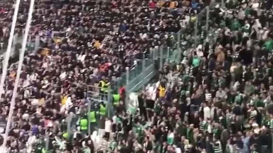 Adeptos do Sporting deram show nas bancadas do Allianz Stadium