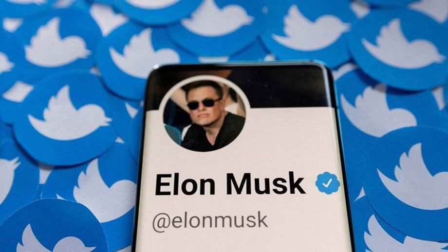 Twitter cumpre promessa e retira
