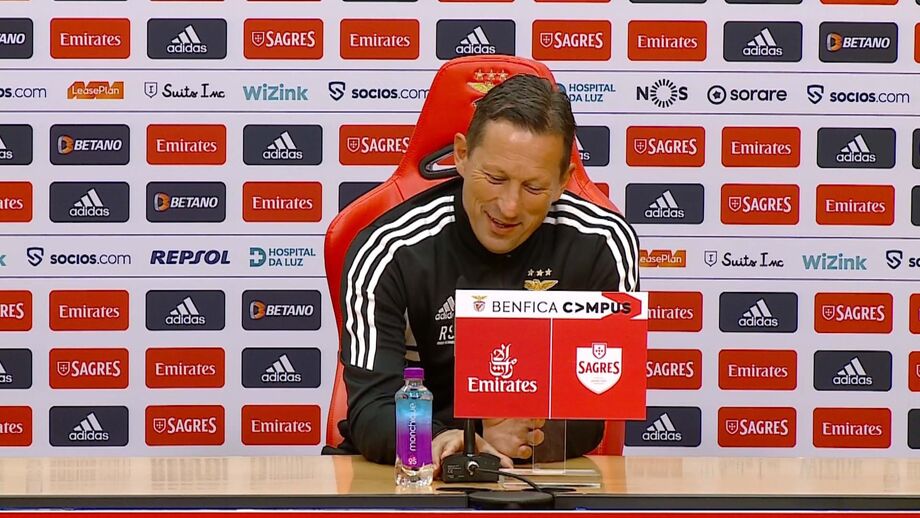 Treinador do Benfica reforça intenção após renovação de contrato