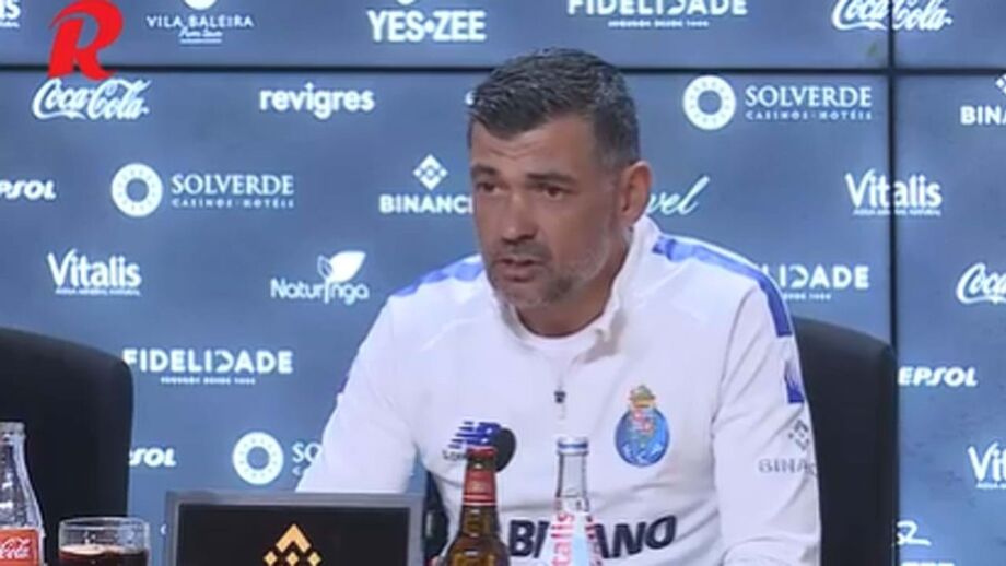 Treinador do FC Porto questionado sobre o rendimento dos encarnados