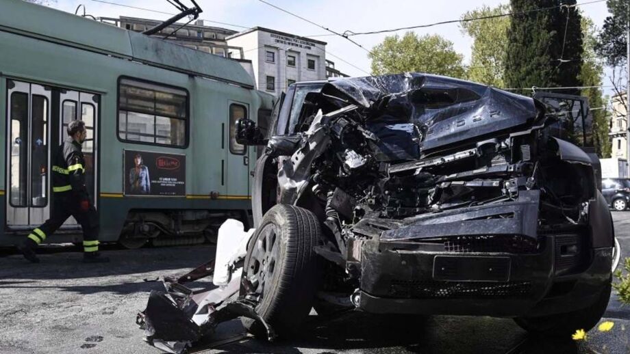 Jogador contou depois que o elétrico passou um sinal vermelho