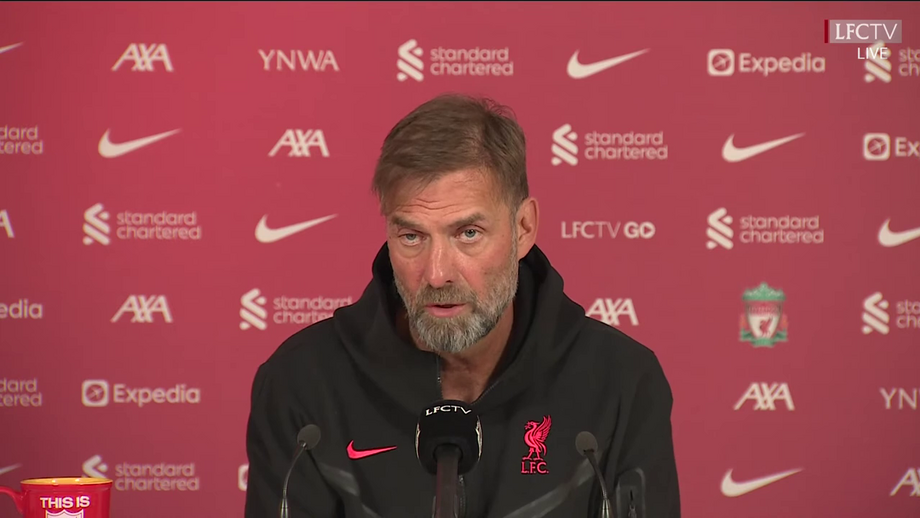 Treinador do Liverpool explica qual tem sido o principal entrave ao desenvolvimento do uruguaio