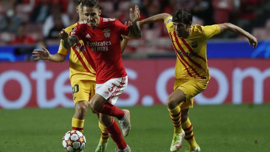 Técnico esteve na formação do Barça e lembra concorrência do lateral